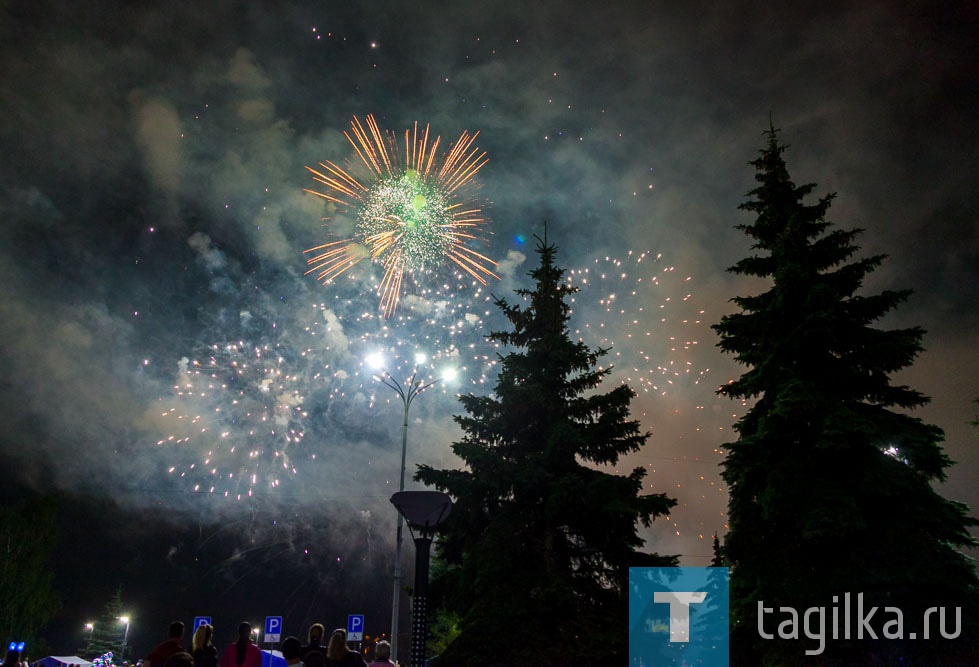 День города - 2019. "Иванушки" и фейерверк