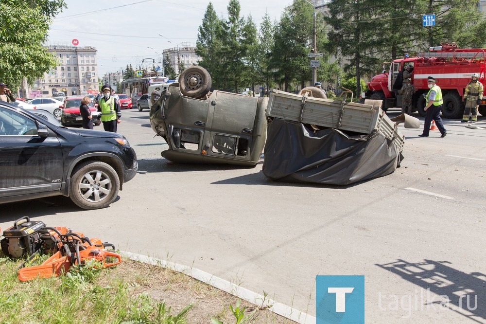 В центре Нижнего Тагила произошло ДТП с участием автобуса