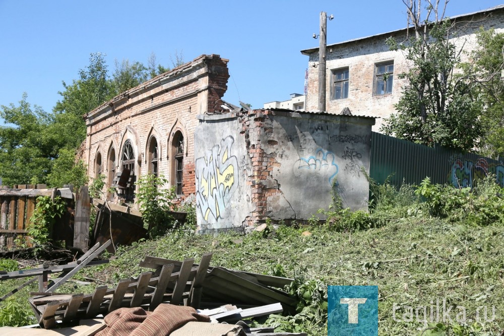 Реконструкция территории у музея ИЗО.