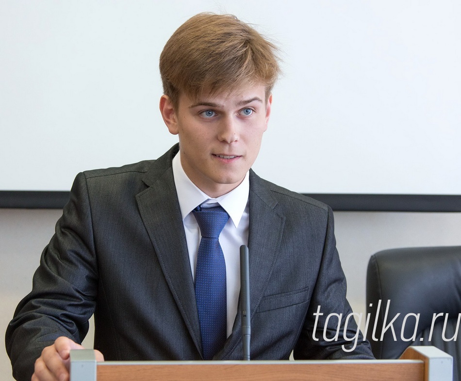 Спикер юношеского парламента работает на химзаводе «Планта»

Вице-спикер Владислав Карелин. 