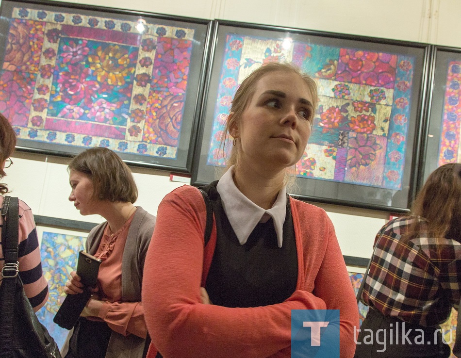 "Путешествие в сад."  Выставка Елены Чебаковой.