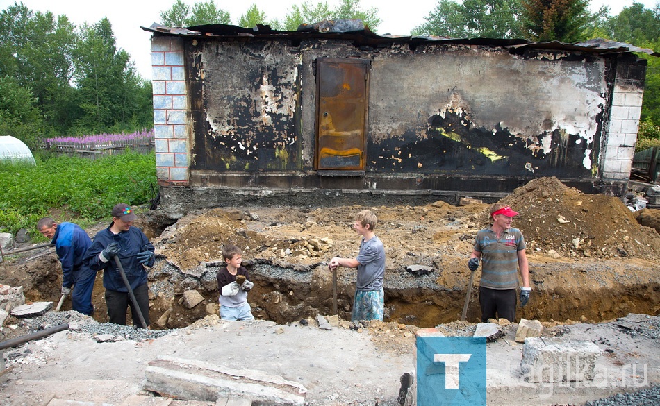 Сгорел дом по ул.Бурщиков.