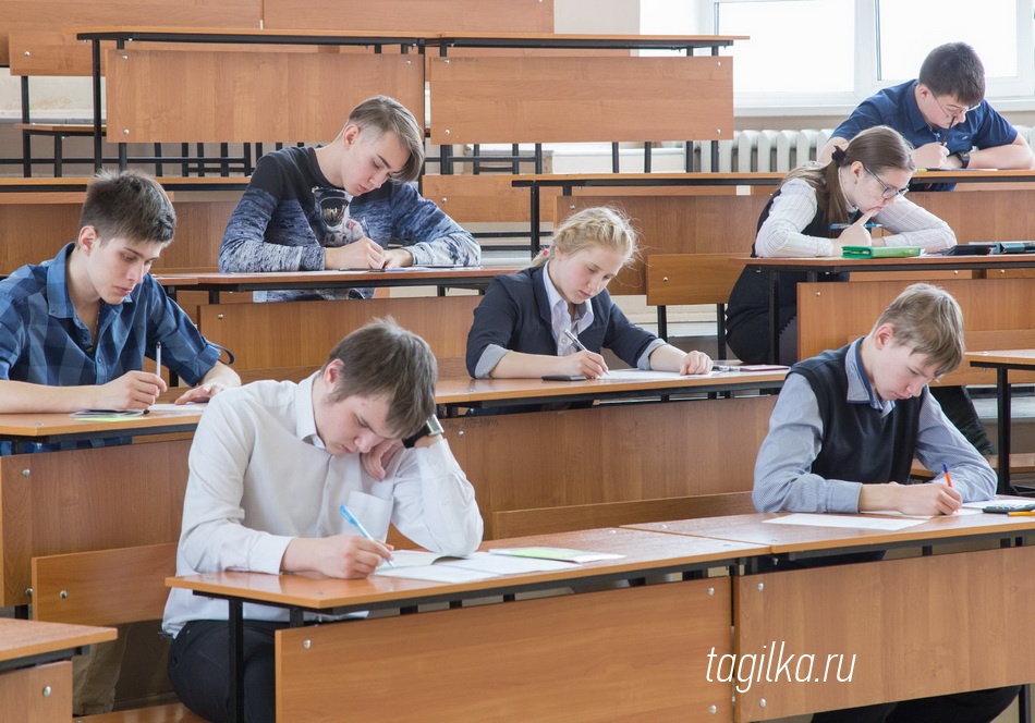 Педагоги Свердловской области получают федеральные и региональные выплаты за классное руководство в установленные сроки