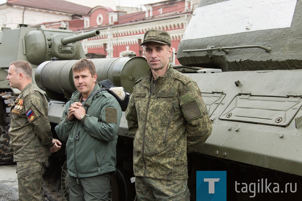 Все готово к началу прохождения военной техники по главной улице города
