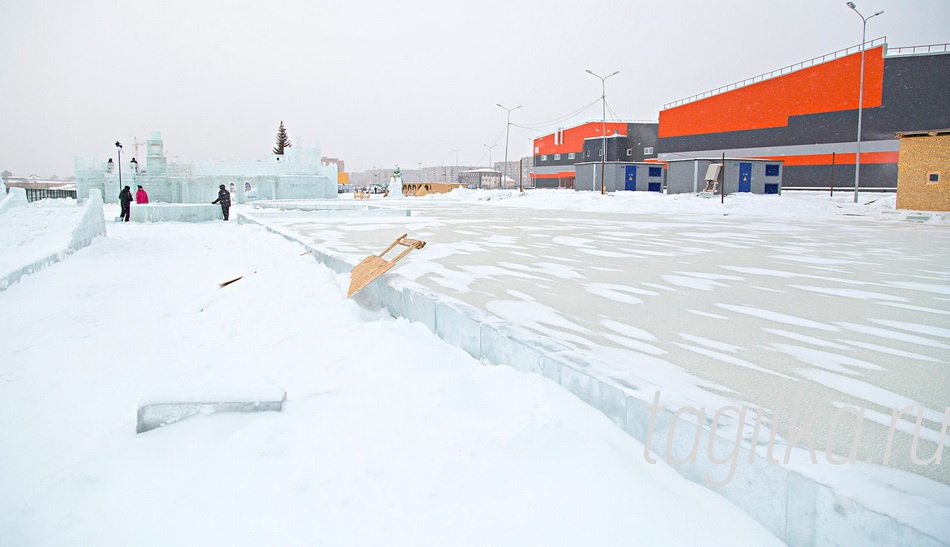 Строительство ледового городка. ФОК Президентский