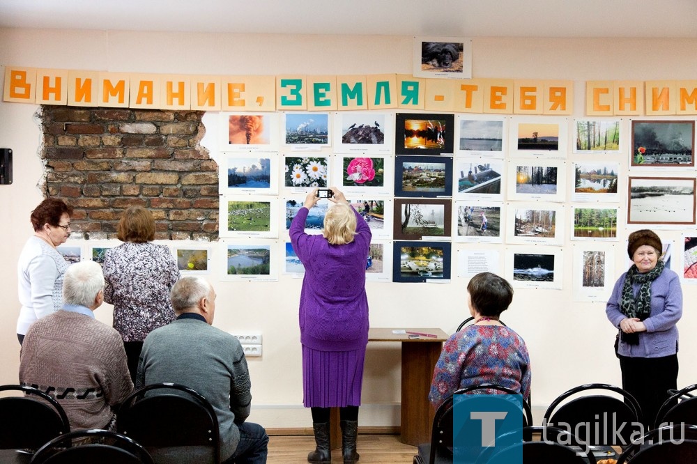 Фотовыставка "Внимание земля - тебя снимаю я"

На снимках есть и городские пейзажи, и леса, реки, цветы, птицы. Конечно, фотографий могло быть больше в разы, но не хватило места. 

Дело в том, что этой осенью Центр переехал в новое помещение по адресу: пр. Ленина, 6/ ул. Огаркова, 5. Да, здесь есть выставочный зал, но пока для экспозиции пригодна только одна стена. 

Кстати, на следующей неделе в Центре запланировано новогоднее представление «Снежная Королева по-новому».

Людмила Погодина
Фото Сергея Казанцева