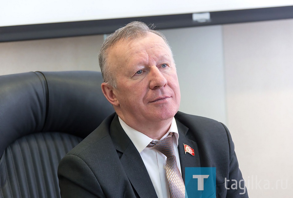 Депутаты не хотели, чтобы Владимир Радаев ушел из гордумы.