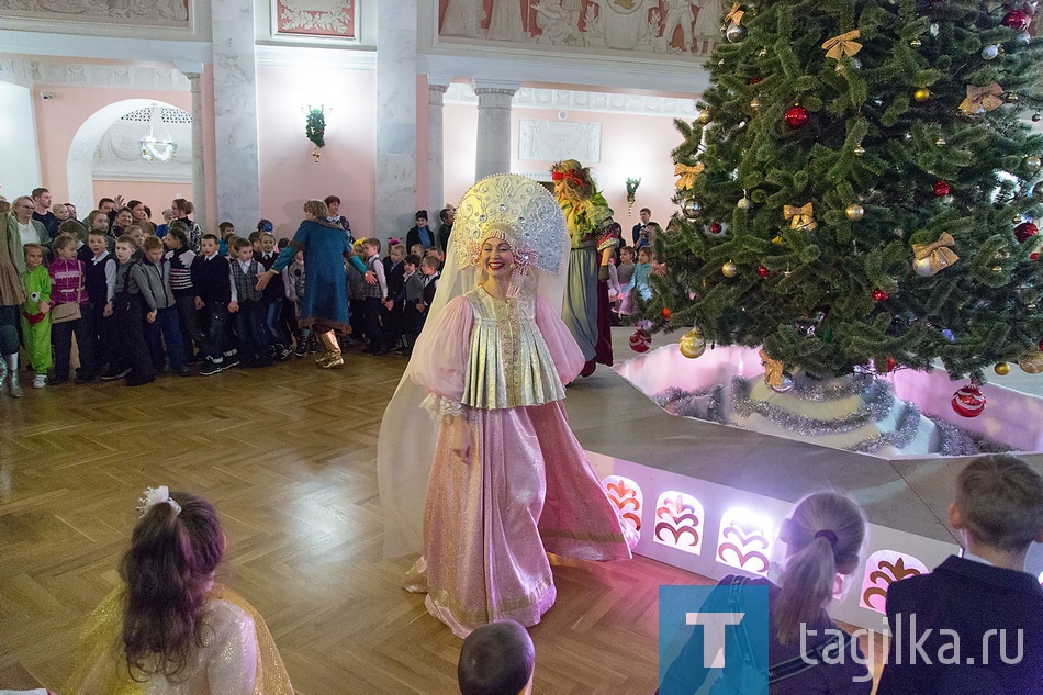 Новогодний утренник. Драмтеатр.