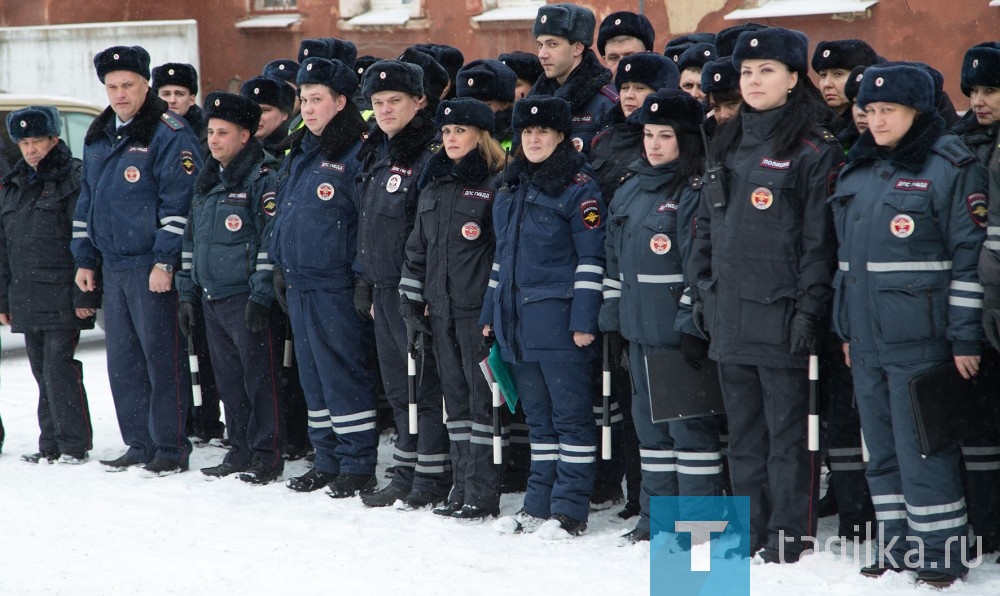 Почти 150 сотрудников ГИБДД и полиции дежурят сегодня на пешеходных переходах Нижнего Тагила