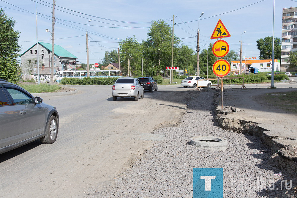 «УБТ-Сервис» в рамках проекта «Безопасные и качественные дороги» в этом сезоне выполняет работы на пяти объектах. Среди них: улицы Ильича, Энтузиастов, Калинина, Монтажников, Кушвинская. Ни на одном объекте отставаний от утвержденного производственного графика нет. По словам подрядчиков, на этой неделе дорогу на Кушвинской они будут предъявлять комиссии для сдачи ее в эксплуатацию.

Пресс-служба администрации города
Фото Сергея Казанцева