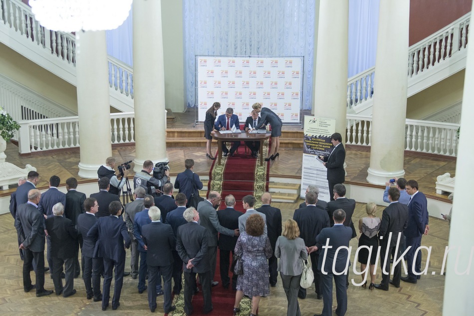 Подписание договора о строительстве шаропрокатного цеха ЕВРАЗ - НТМК