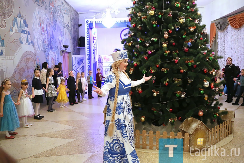 Новогодний праздник в Театре кукол