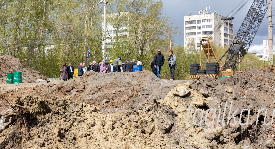 Строительство моста по ул. Фрунзе на 10.05.2016г.