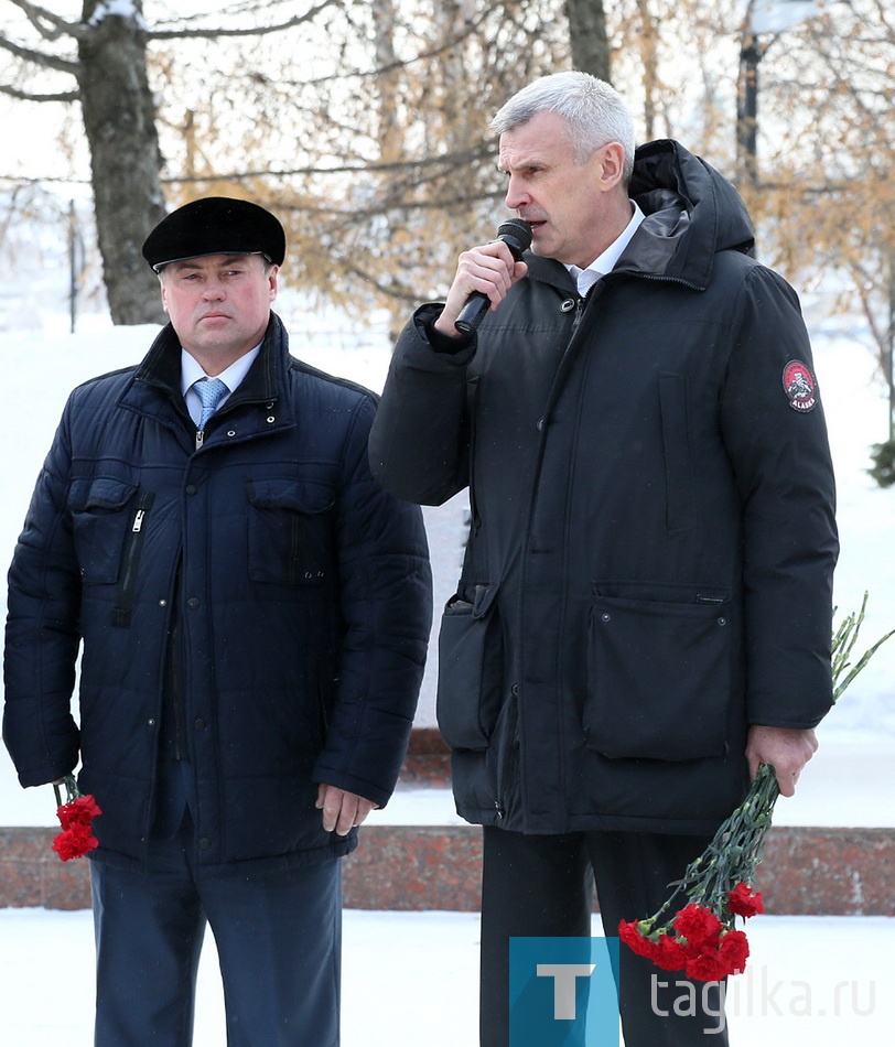  Митинг, посвященный 28-й годовщине вывода советских войск из Афганистана

- 28-я годовщина вывода советских войск из Афганистана – особый день. Мы завершили ту войну, и наши солдаты с честью покинули страну, опаленную огнем, - сказал глава города Сергей Носов. – Ветераны Афганистана – герои, которые знают войну в лицо, помнят погибших солдат и всегда будут достойны памяти предков. 