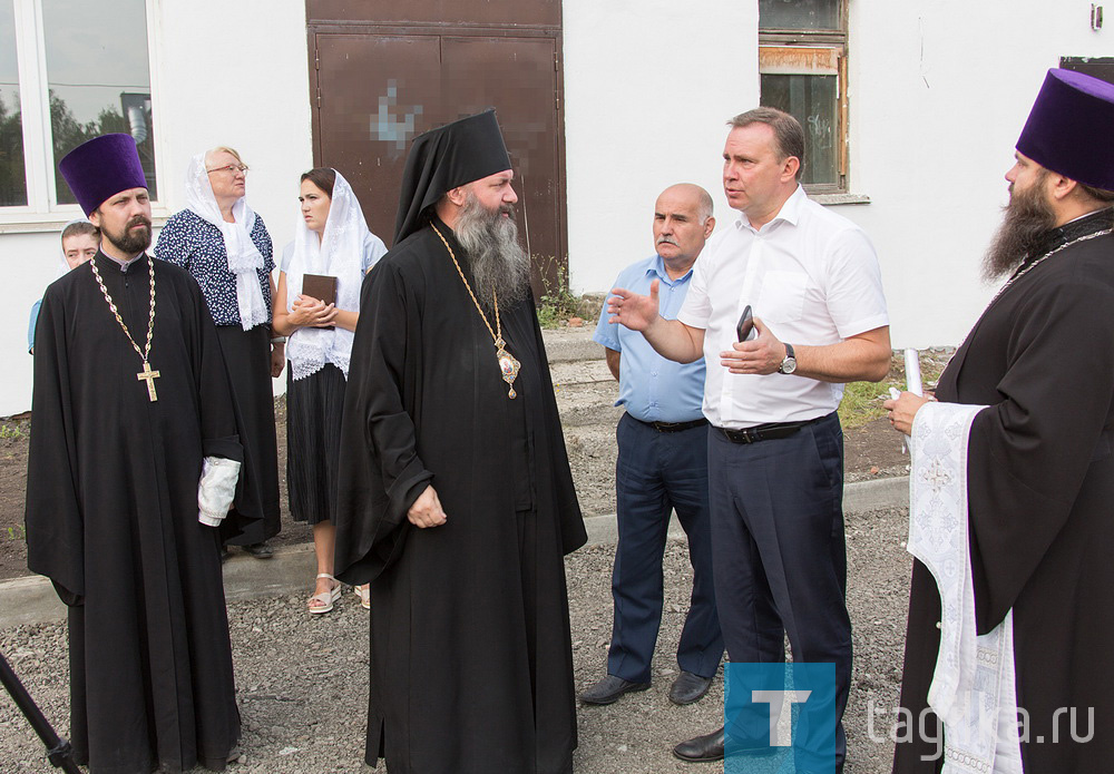 Установка купола и креста на часовню