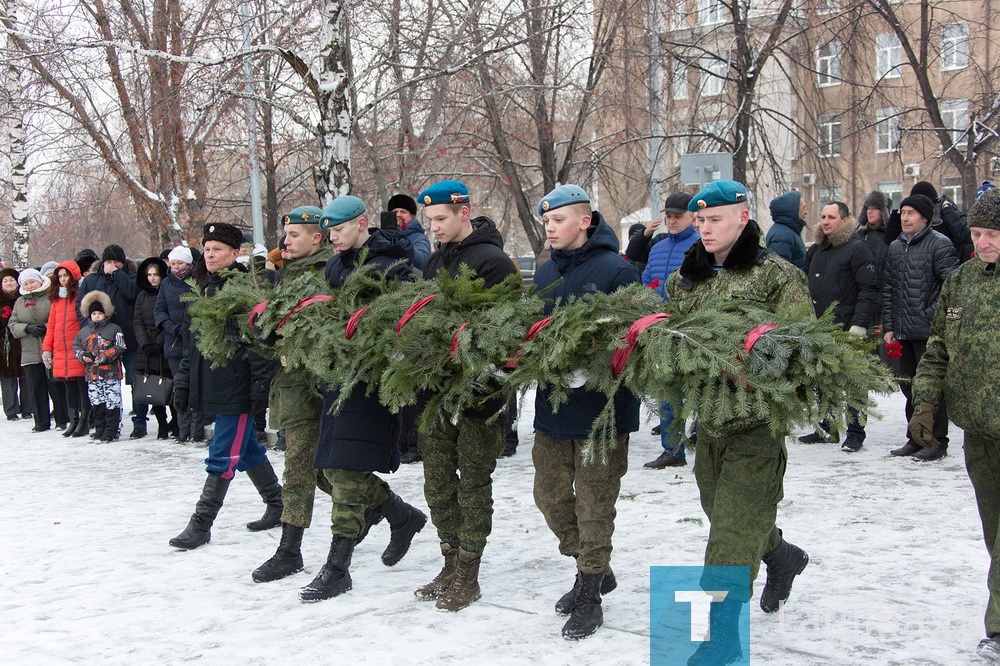 Митинг в память о погибших в ходе Афганской войны состоялся в Нижнем Тагиле.


Перед закрытием митинга состоялось возложение цветов к памятнику воинам-тагильчанам, погибшим в локальных войнах планеты.

Алексей Черномырдин
Фото Сергея Казанцева