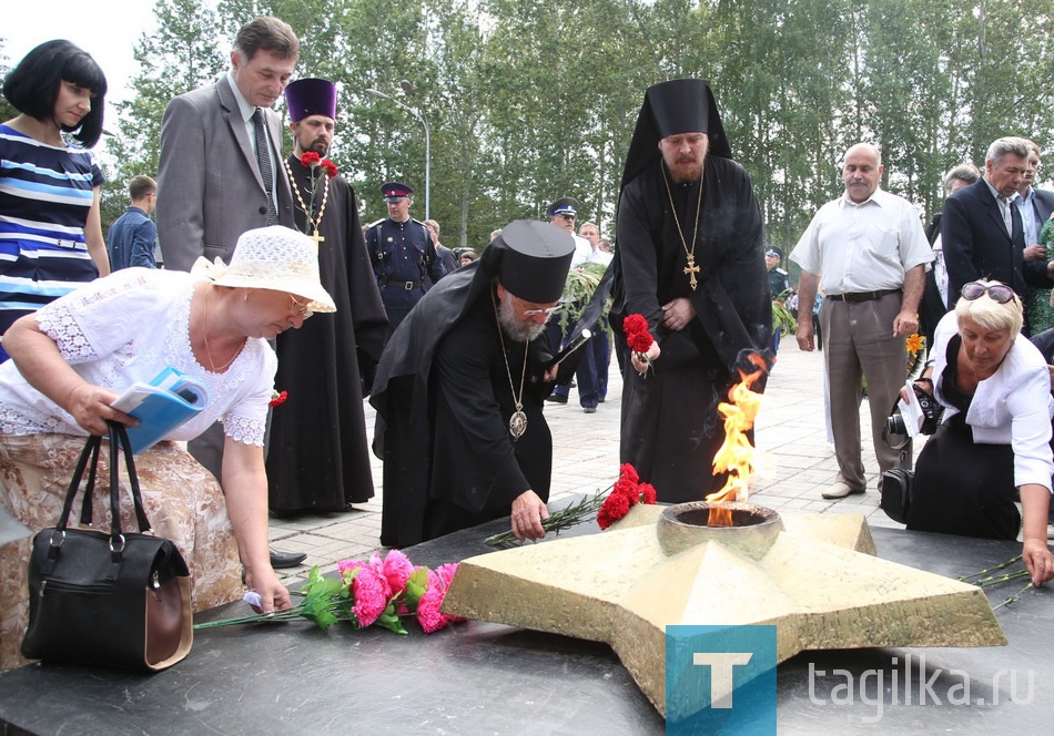 Траурный митинг. Мемориал "Рогожино"