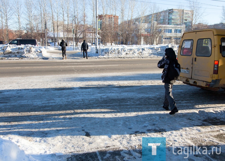 Нижний Тагил. Уборка снега. Зима. Коммунальное хозяйство.
