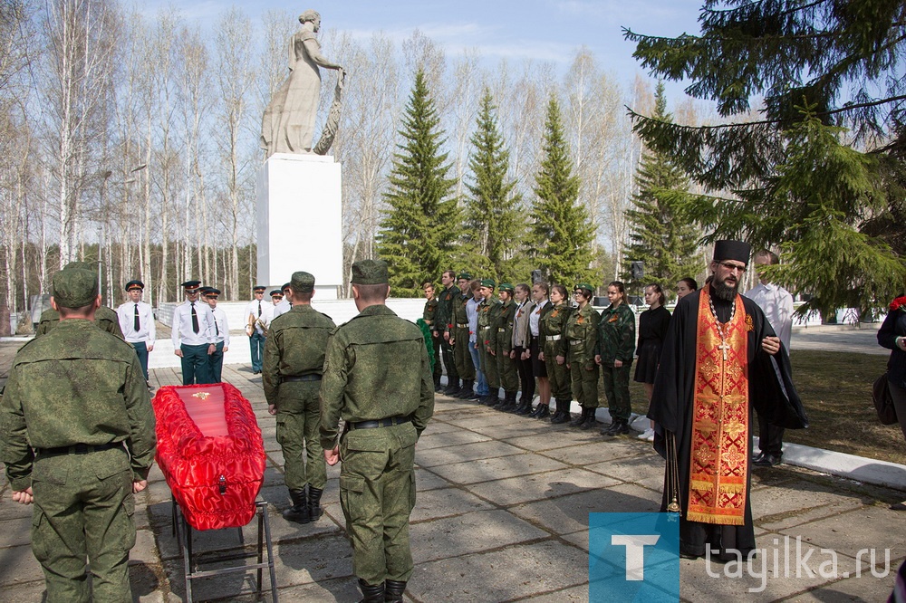 В Нижнем Тагиле захоронили останки летчика, погибшего в 1942 году