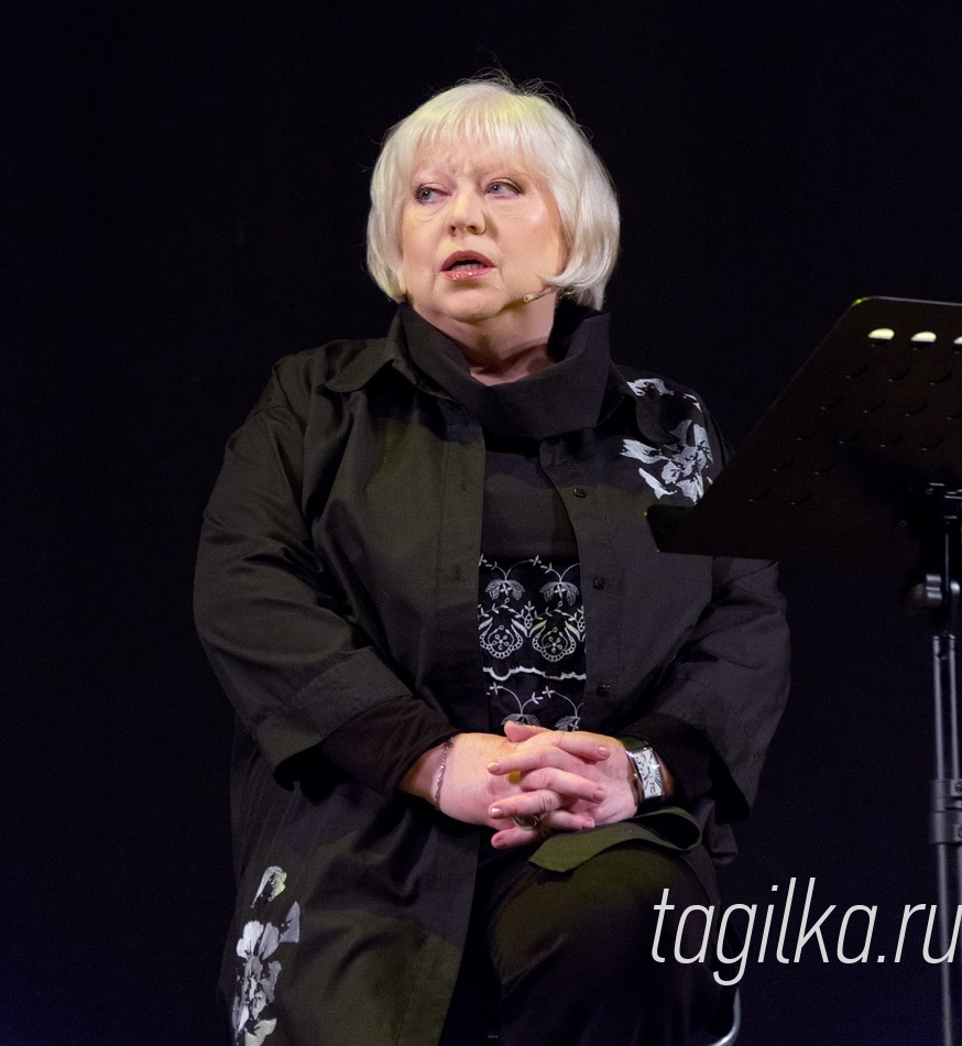 «Возьмемся за руки, друзья…». Концерт Светланы Крючковой