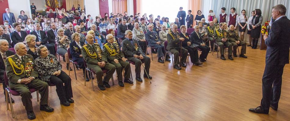  Вручение юбилейных медалей "70 лет Победы в Великой Отечественной войне 1941-1945 г.г." ветеранам г. Н-Тагила.
Автор: Н.Антонов