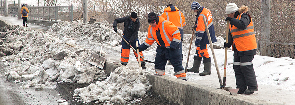 В Нижнем Тагиле усилена работа по уборке и вывозу снега с улиц