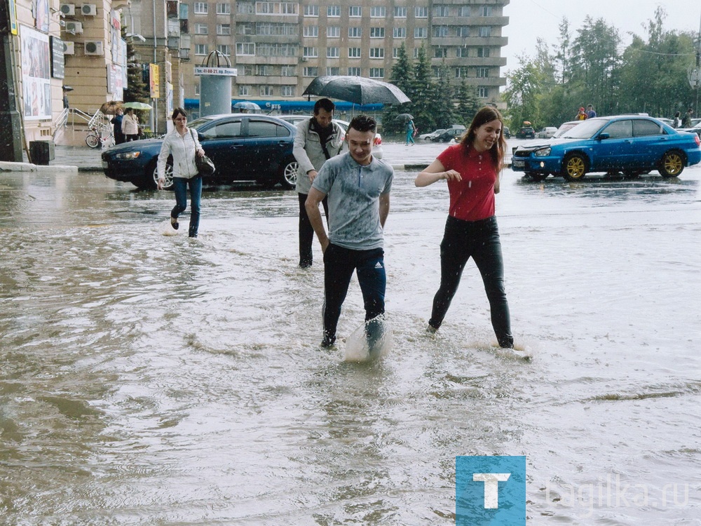 Шел по Нижнему Тагилу фотограф…