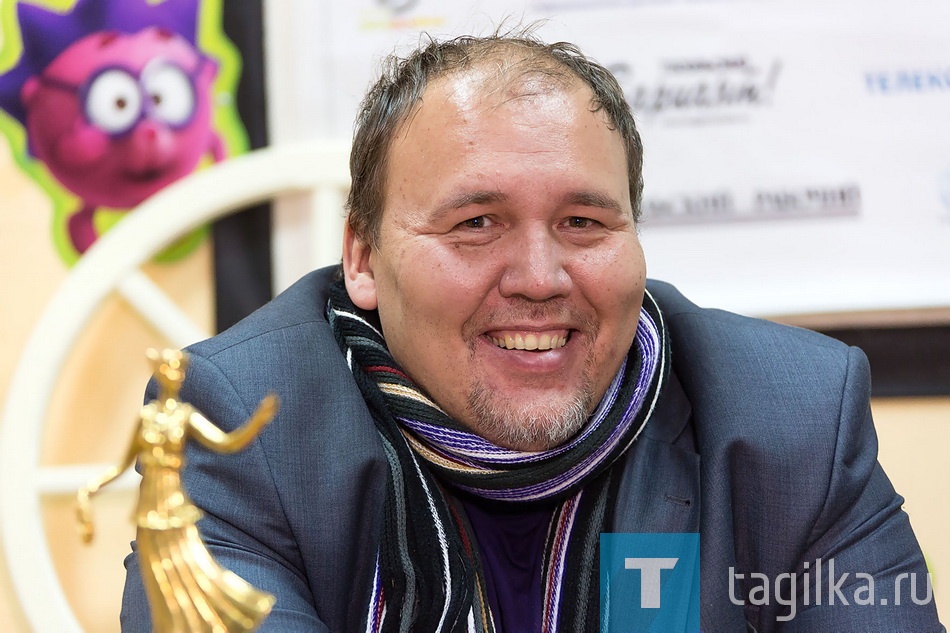 Фестиваль документального кино «Россия»

Андрей Титов

Тагильчанам покажут абсолютно все фильмы. Затем состоится голосование для вручения приза зрительских симпатий. Еще один приз будет вручен за лучший фильм о человеке-созидателе. 

Запланированы встречи с режиссерами. На открытие приедет один из мэтров документального кино Иван Твердовский. Председатель Союза кинематографистов Белоруссии Виктор Васильев представит документальные картины своей страны. 

Татьяна Шарыгина
ФОТО СЕРГЕЯ КАЗАНЦЕВА.