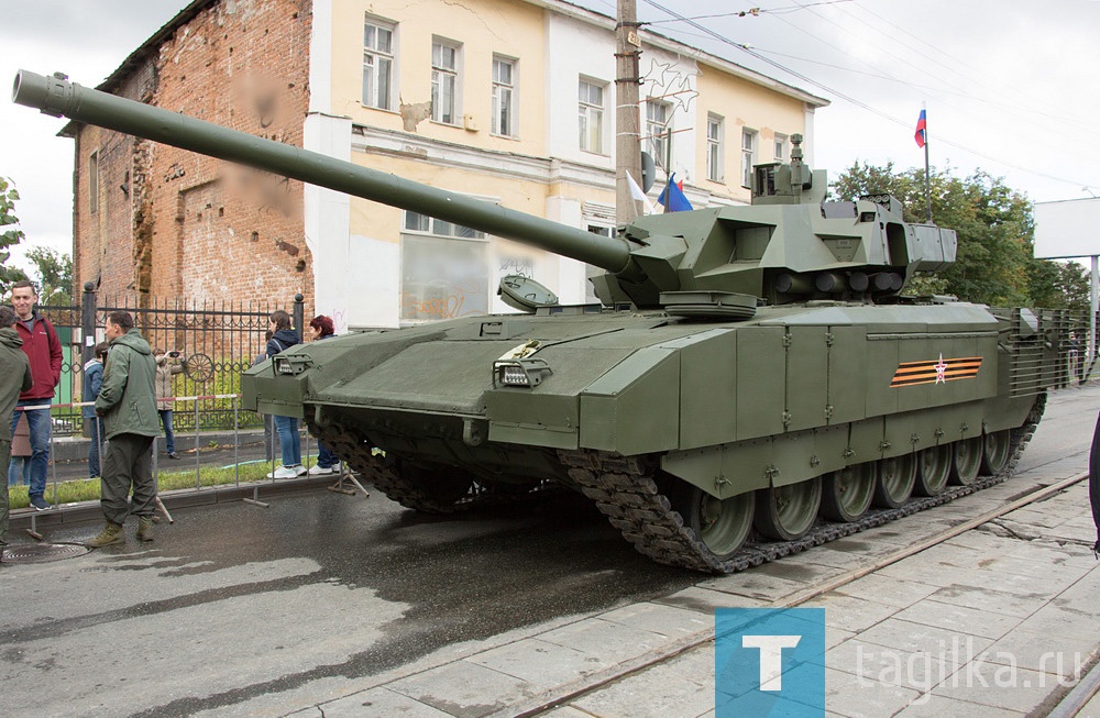 Все готово к началу прохождения военной техники по главной улице города