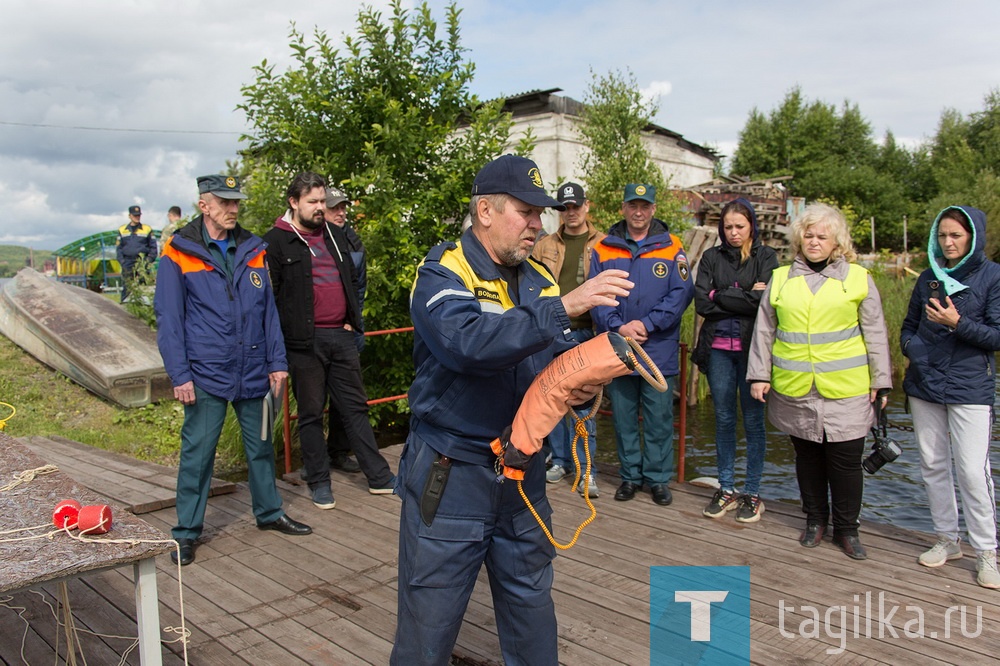 Тренировка МЧС по спасению утопающих