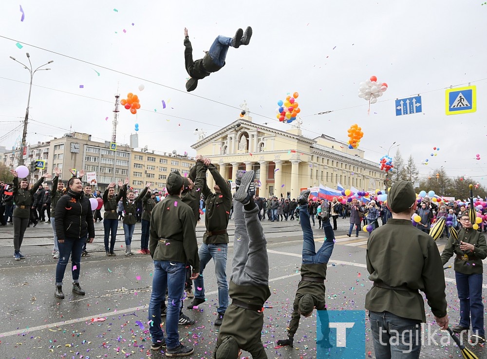 Праздничное шествие тагильчан в честь 72-летия Великой Победы.