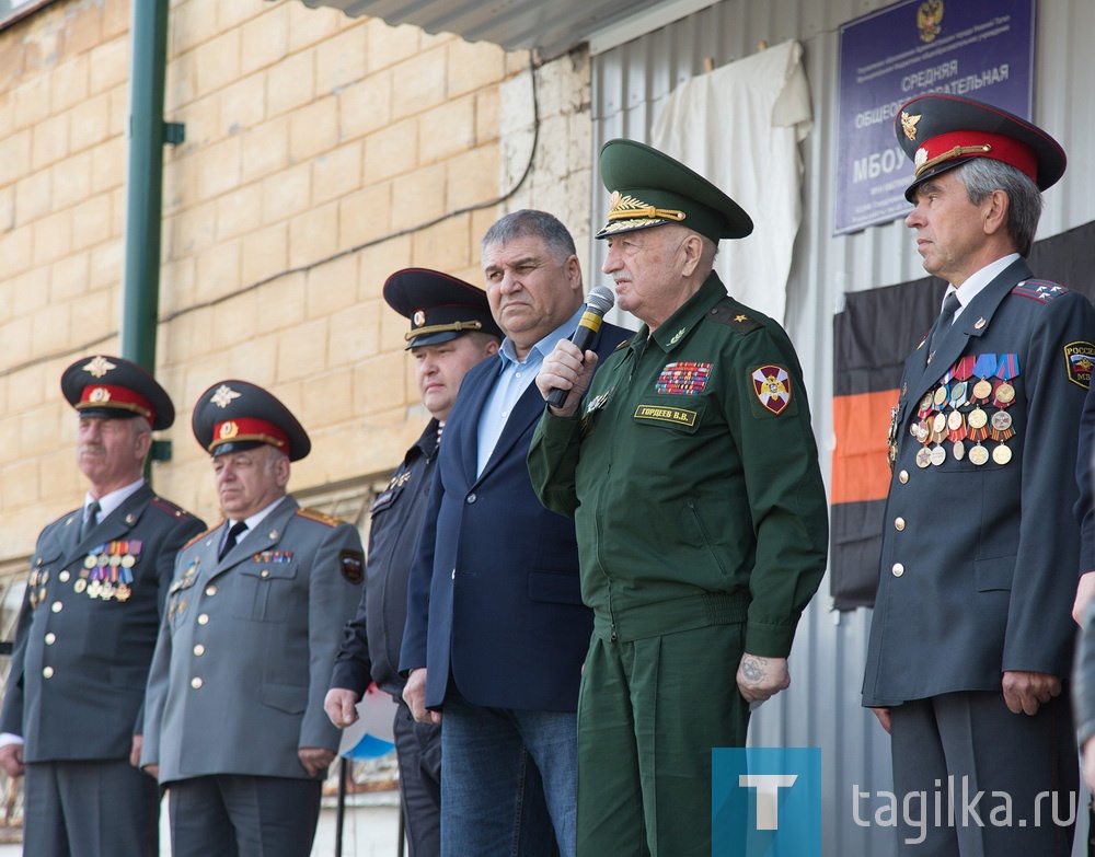 Сегодня открылась мемориальная доска в память о милиционере-герое Андрее Аргаузове