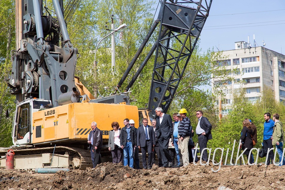 Строительство моста по ул. Фрунзе . 17.05.2016.