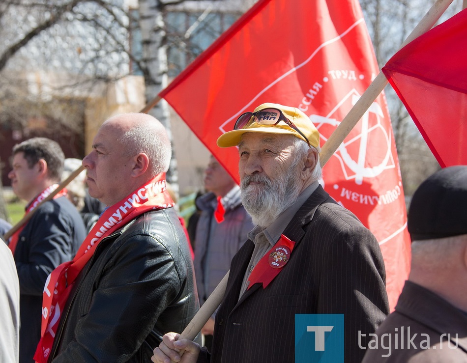 В Нижнем Тагиле празднуют Первомай. Митинг КПРФ.