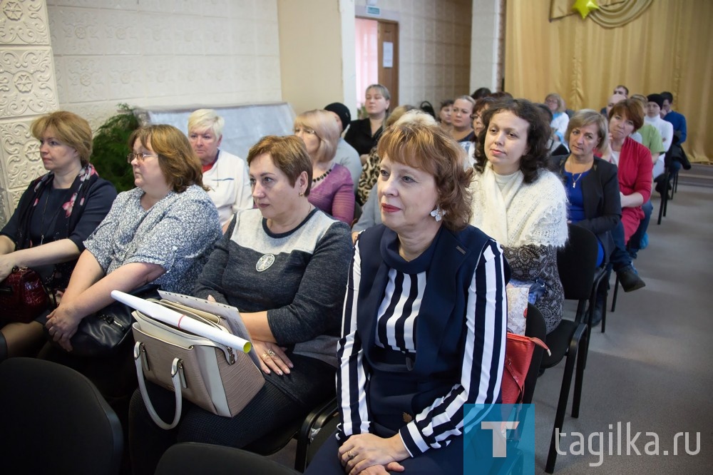 Глава города Владислав Пинаев встретился с педагогическим коллективом школы № 55