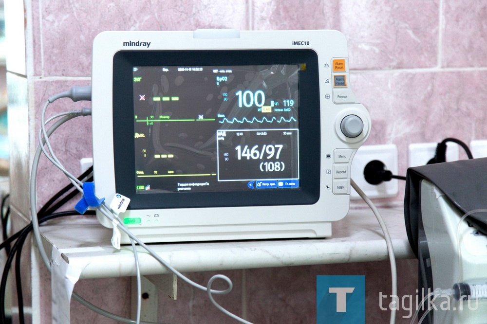 Демидовская больница получила четыре новых прикроватных монитора для пациентов реанимации