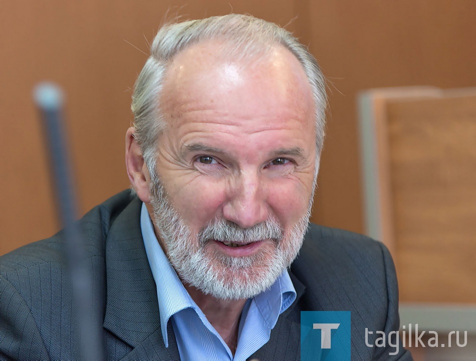 Депутаты не хотели, чтобы Владимир Радаев ушел из гордумы.