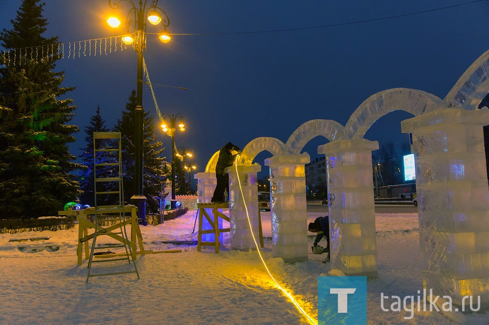 Строительство ледового городка. 22.12.2020