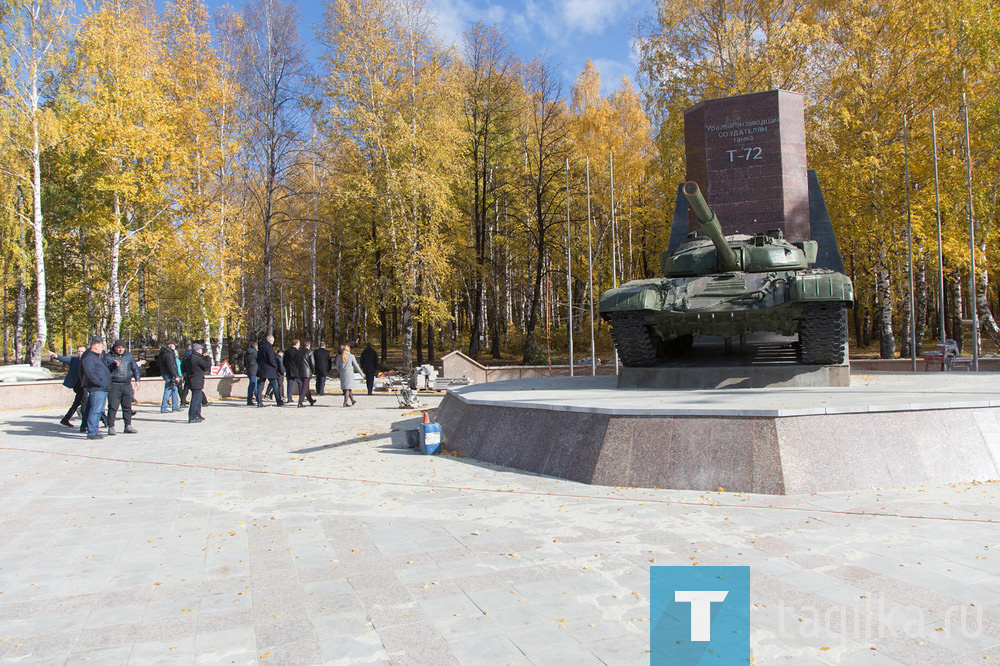 Завершается благоустройство Площади Танкостроителей и лесопарковой зоны на Вагонке