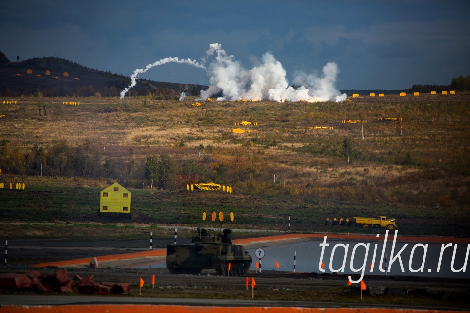 RUSSIA  ARMS  NA  ZEMLE