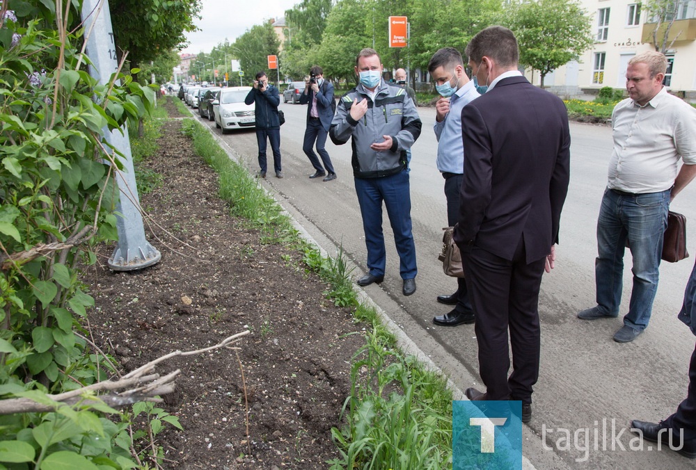 Владислав Пинаев остался недоволен ходом восстановления благоустройства, нарушенного при установке фонарей