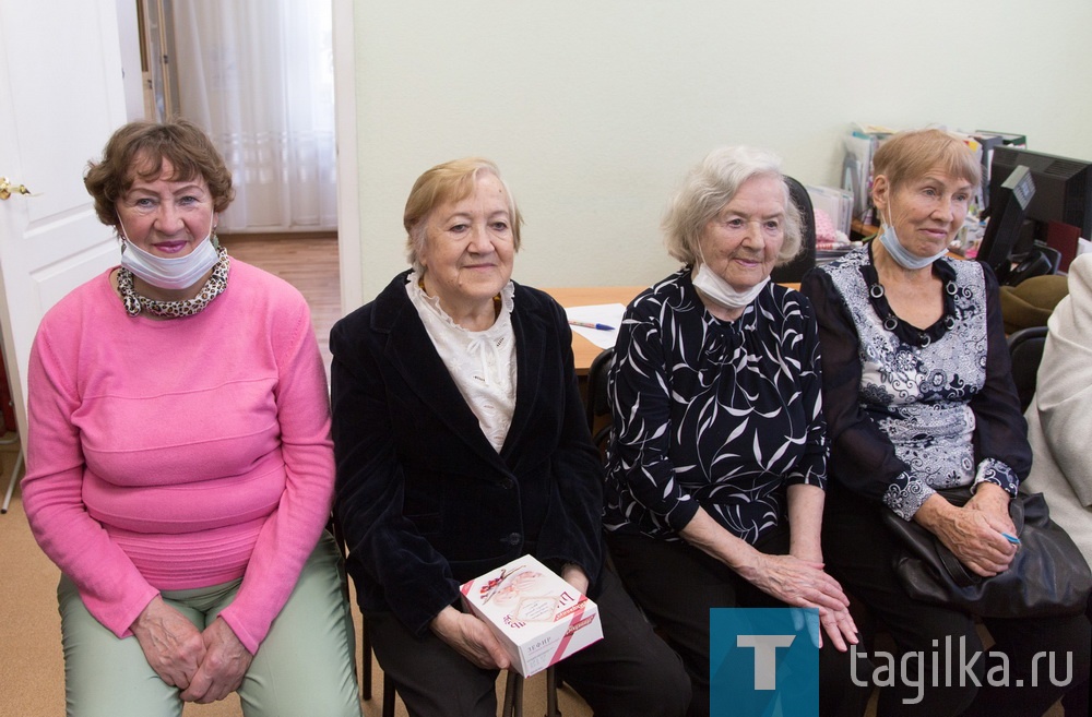 «Дом окнами в детство»