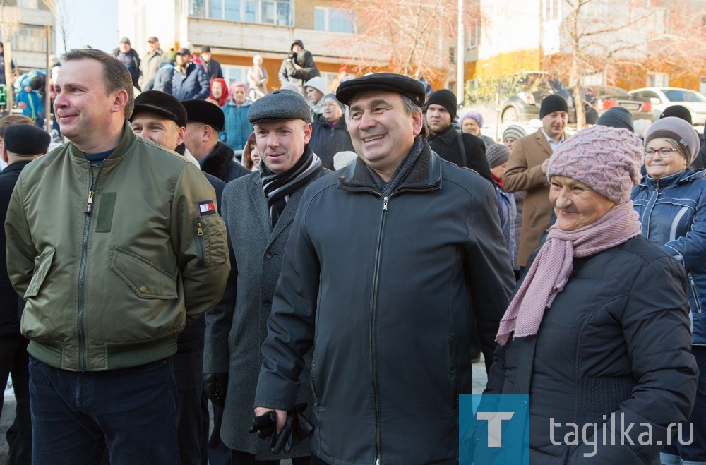 Сегодня торжественно открылся обновленный двор домов на улице Нижней Черепанова №13, 15, 9,11,17,19, 21