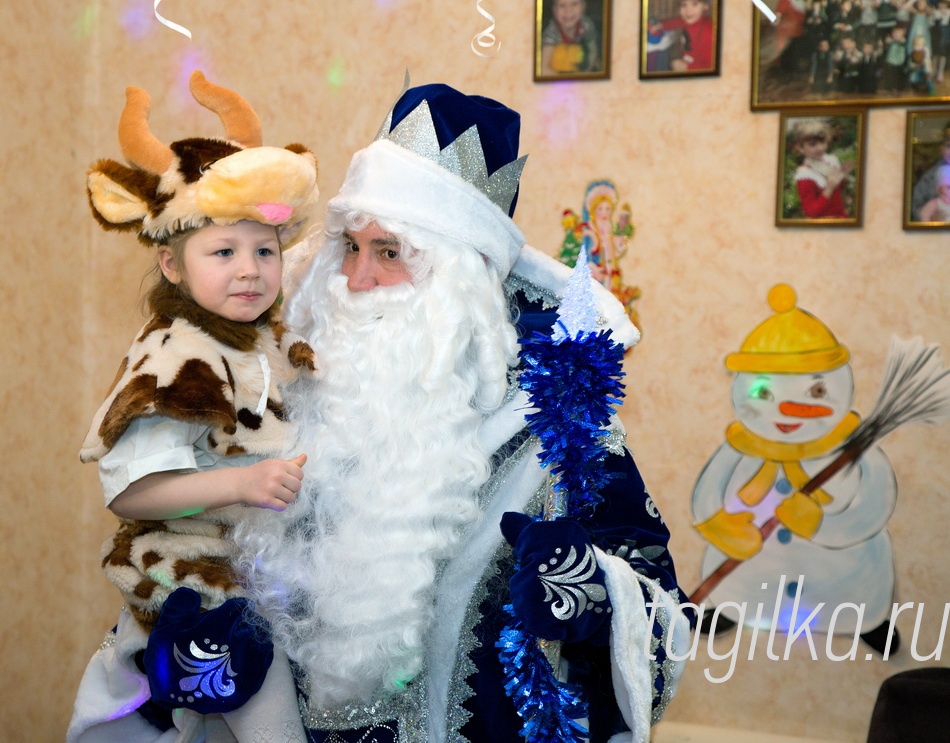 Новогодний праздник в социально-реабилитационном центре для несовершеннолетних N1