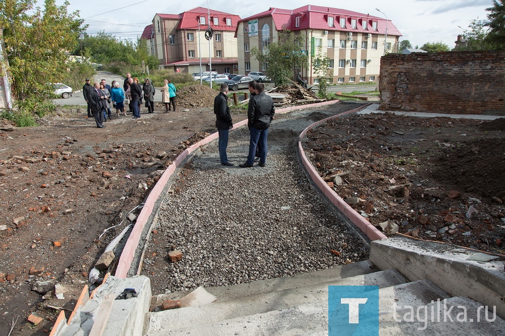 Сквер парковой скульптуры советского периода