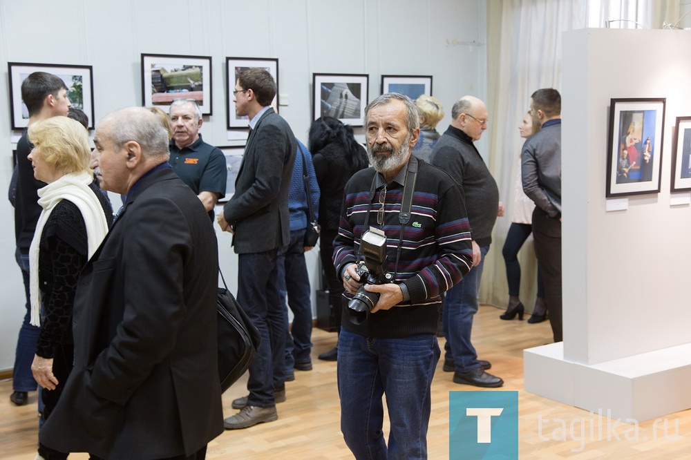 Шел по Нижнему Тагилу фотограф…