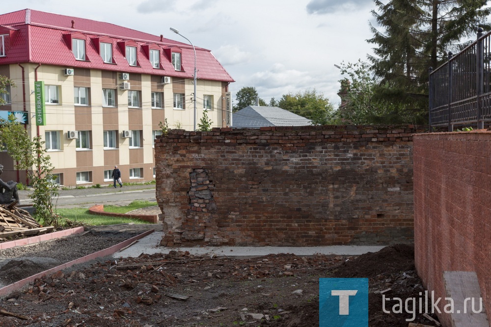 Сквер парковой скульптуры советского периода