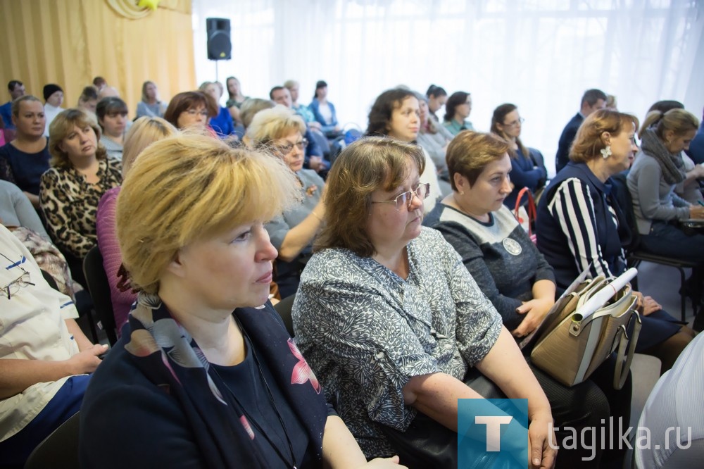 Глава города Владислав Пинаев встретился с педагогическим коллективом школы № 55