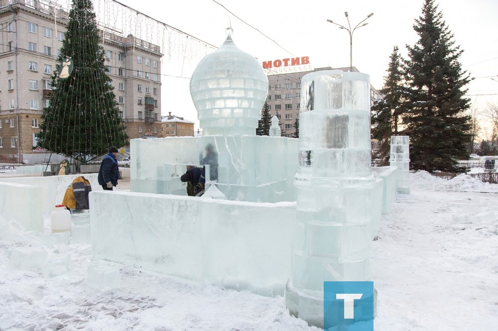 Строительство ледового городка. 12.12.2018.