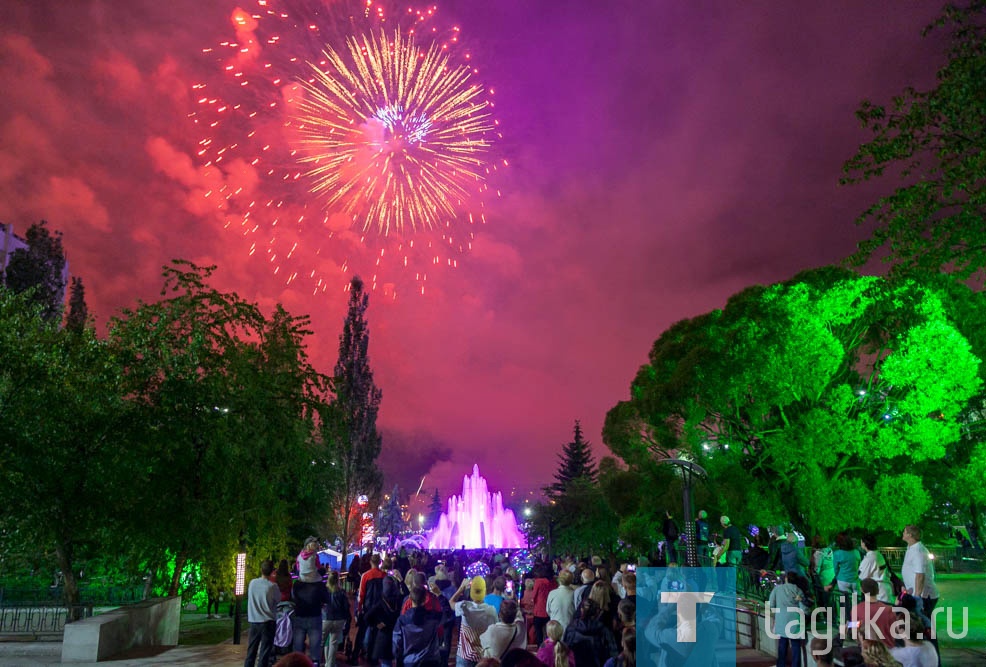 День города - 2019. "Иванушки" и фейерверк